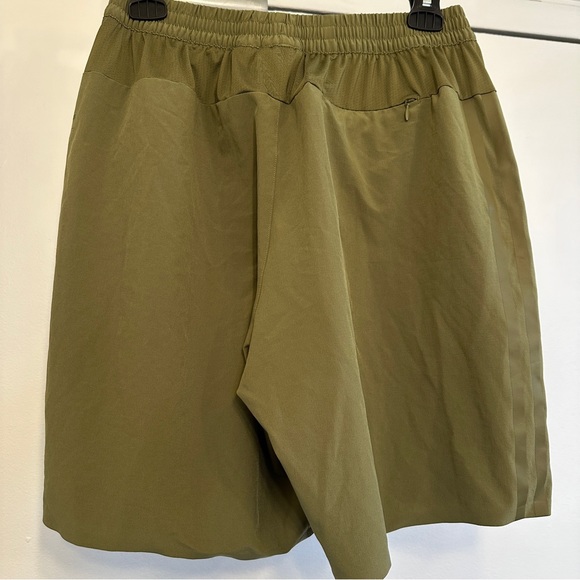 Ivy Park Peloton Men’s Shorts - Picture 2 of 2